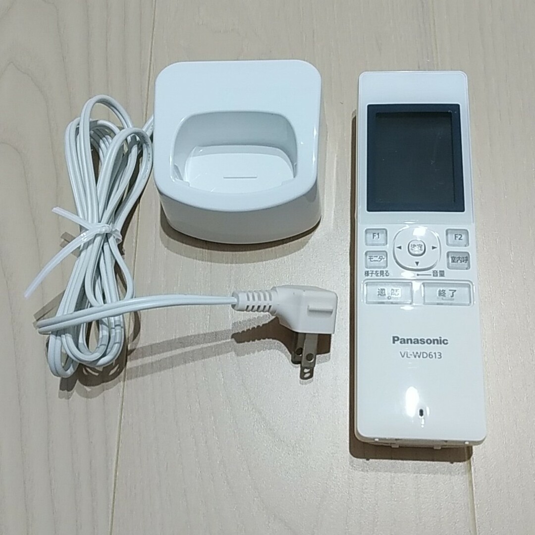 Panasonic(パナソニック)のぴぃ様専用　ほぼ未使用　モニター付きインターホンの子機 VL-WD613 スマホ/家電/カメラのスマホ/家電/カメラ その他(防犯カメラ)の商品写真