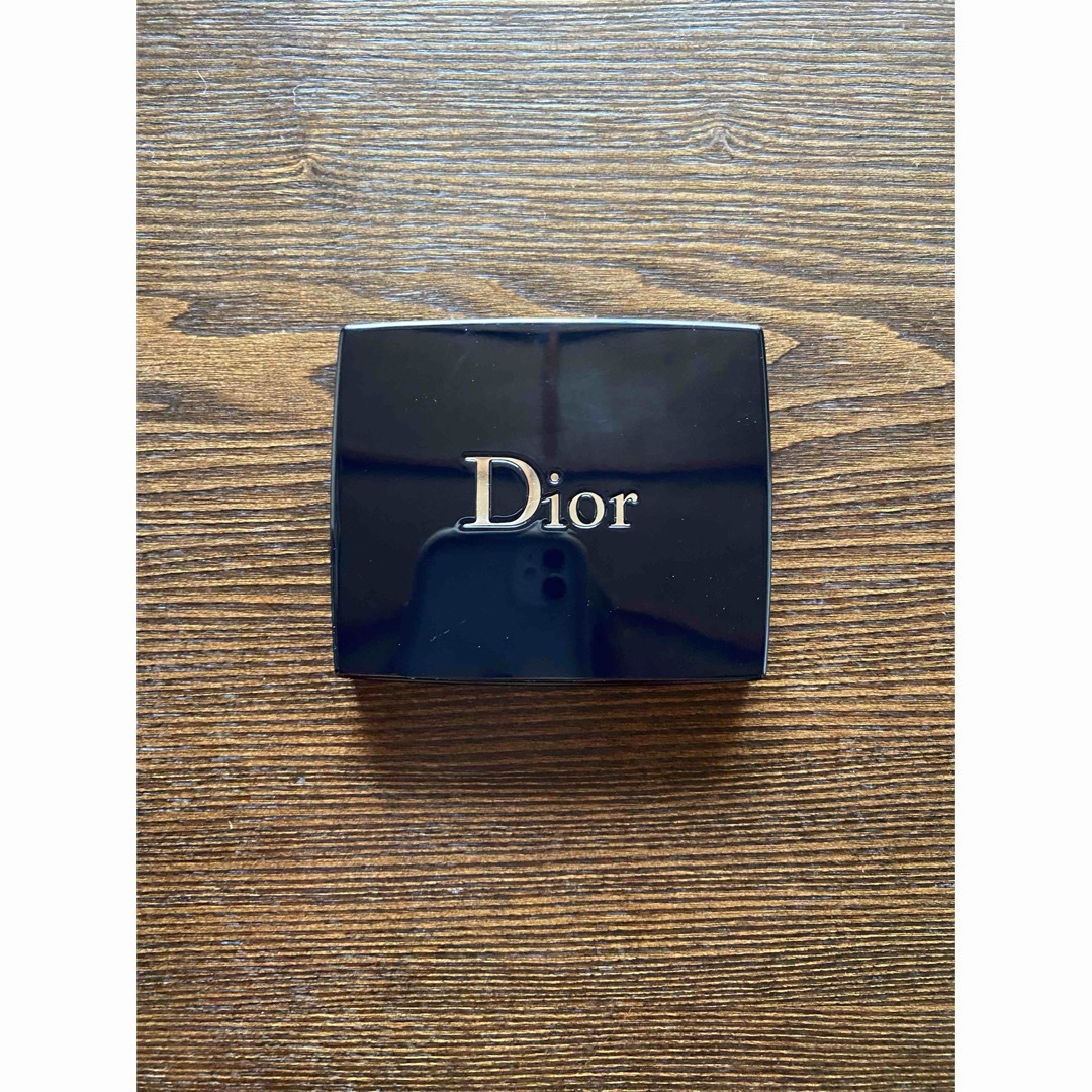 Dior(ディオール)のDiorサンク クルールクチュール 679 コスメ/美容のベースメイク/化粧品(アイシャドウ)の商品写真