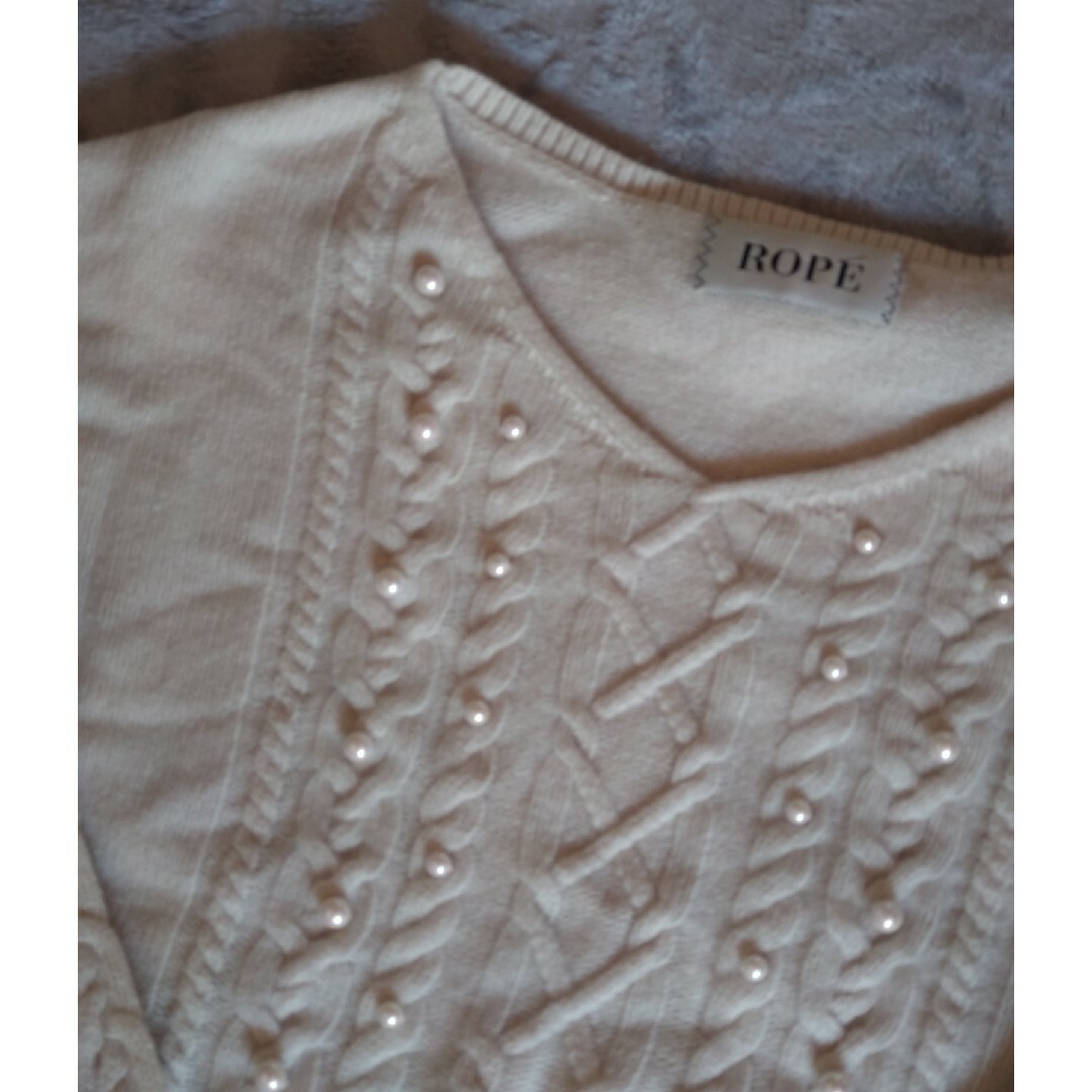ROPE’(ロペ)の中古🌟ROPE　白ニットセーターパール付き レディースのトップス(ニット/セーター)の商品写真