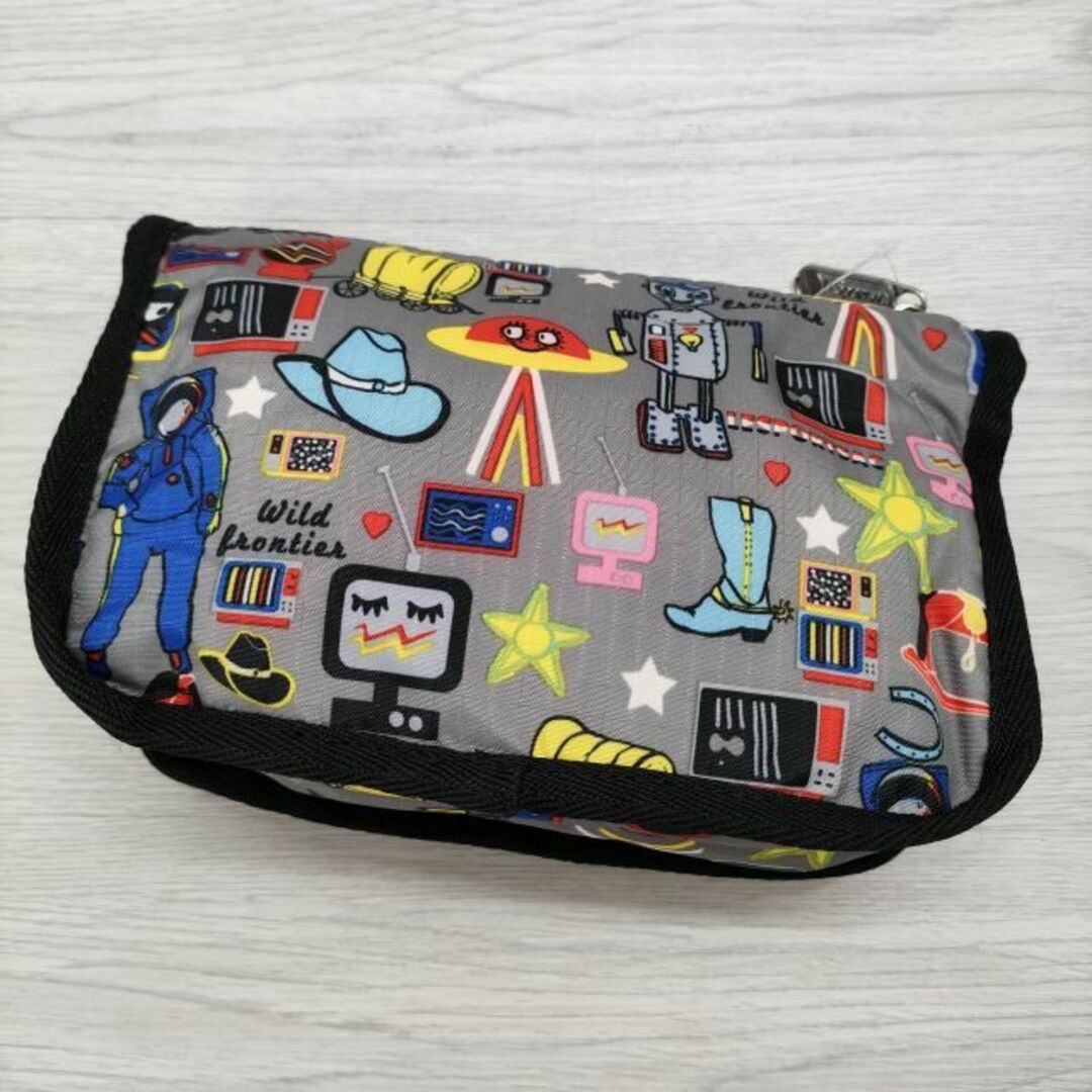 LeSportsac(レスポートサック)のLeSportsac 新品 ロボット柄 TRAVEL COSMETIC BUCKAROO ミニ ポーチ グレー 多色 レディース レスポートサック【中古】4-0202G◎ レディースのファッション小物(ポーチ)の商品写真