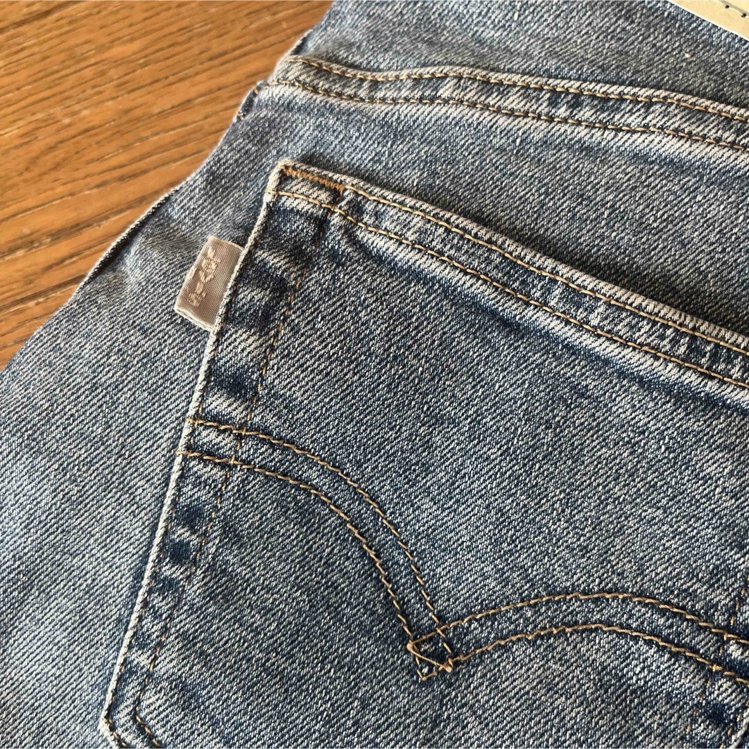 Levi's(リーバイス)のリーバイス★【美品】シルバータブ　デニムパンツ レディースのパンツ(デニム/ジーンズ)の商品写真