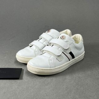 モンクレール(MONCLER)の5i21 MONCLER モンクレール ベルクロ ローカットスニーカー 33 ホワイト レザー キッズ 子供用 ベビー シューズ(スニーカー)