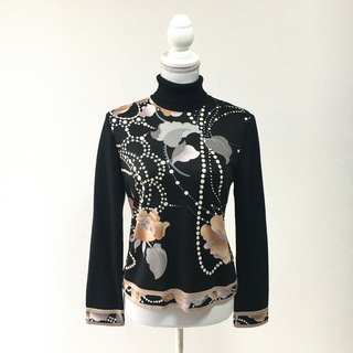 2009超美品　レオナール　セーター　ニット　L　花柄　シルク混　ブラック
