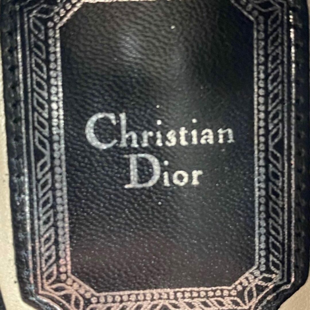 Christian Dior(クリスチャンディオール)の3f21 Christian Dior クリスチャンディオール ハイヒールパンプス スタッズ リボン 35 1/2 ブラック スエード レディースの靴/シューズ(ハイヒール/パンプス)の商品写真