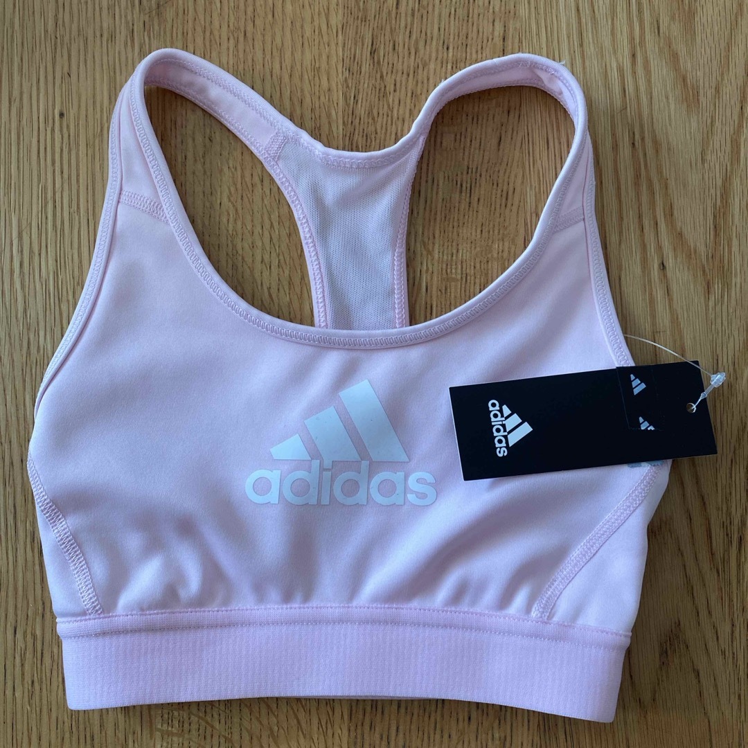 adidas(アディダス)のアディダス　adidas スポーツブラ　XS  ピンク スポーツ/アウトドアのランニング(ウェア)の商品写真