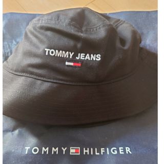 トミージーンズ(TOMMY JEANS)のTOMMY JEANS バケハ/BLACK(ハット)