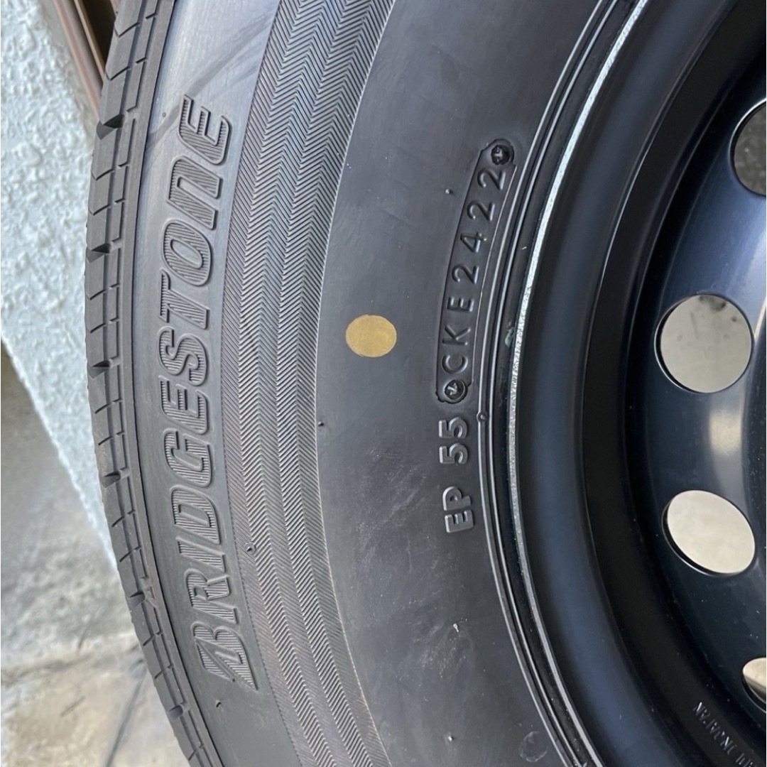 BRIDGESTONE(ブリヂストン)のハイエース200系　タイヤホイール4本セット　15インチ 自動車/バイクの自動車(タイヤ・ホイールセット)の商品写真