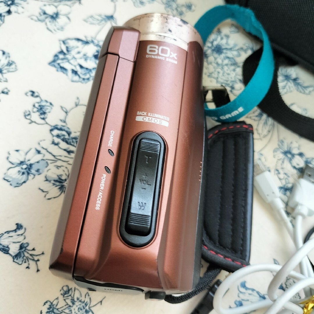 KENWOOD(ケンウッド)のKENWOOD JVC ビデオカメラ EVERIO フルHD GZ-F100 スマホ/家電/カメラのカメラ(ビデオカメラ)の商品写真