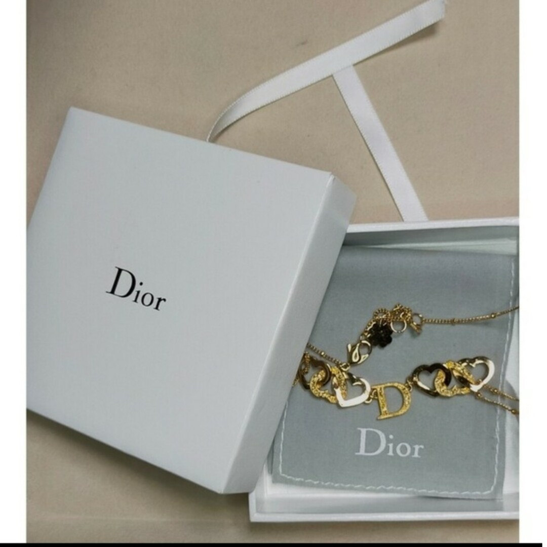 Christian Dior(クリスチャンディオール)の美品⭐箱付クリスチャンディオール⭐3ハートクリスタル ネックレス⭐ゴールド レディースのアクセサリー(ネックレス)の商品写真