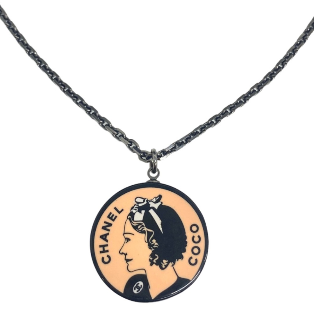 CHANEL - [USED/中古]CHANEL シャネル ネックレス・チョーカー COCO CHANEL ロゴ マドモアゼル 03P ピンク ガンメタ ピンク ブラック 中古 tdc-000318-4c