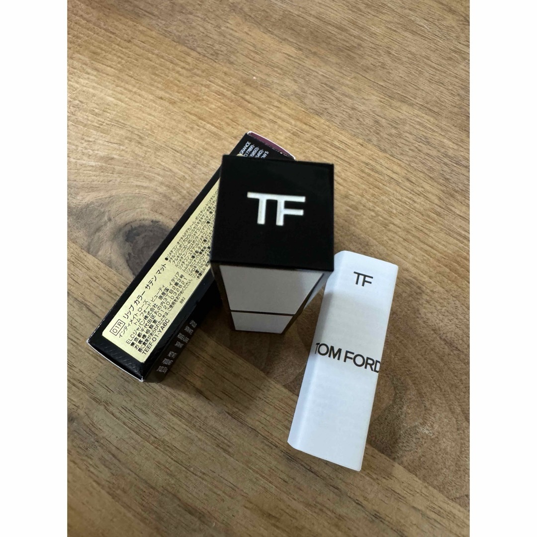 TOM FORD BEAUTY(トムフォードビューティ)のトムフォード  リップカラー サテンマット 01R インティメイト ローズ コスメ/美容のベースメイク/化粧品(口紅)の商品写真