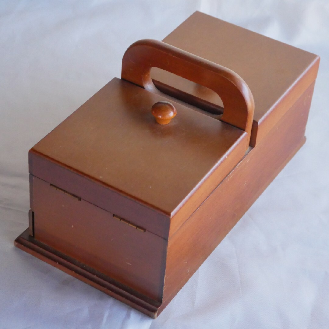 裁縫箱 木製 インテリア/住まい/日用品の収納家具(ケース/ボックス)の商品写真