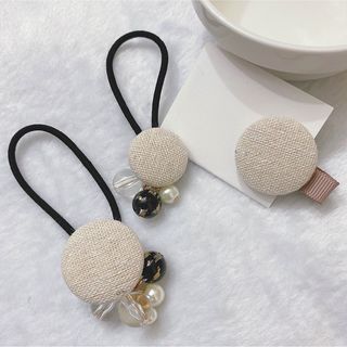 くるみボタンヘアゴム　ベージュ【ハンドメイド】【リンク】(ファッション雑貨)