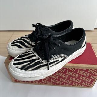 ヴァンズ(VANS)のvans era ハラコ　ゼブラ　24(スニーカー)