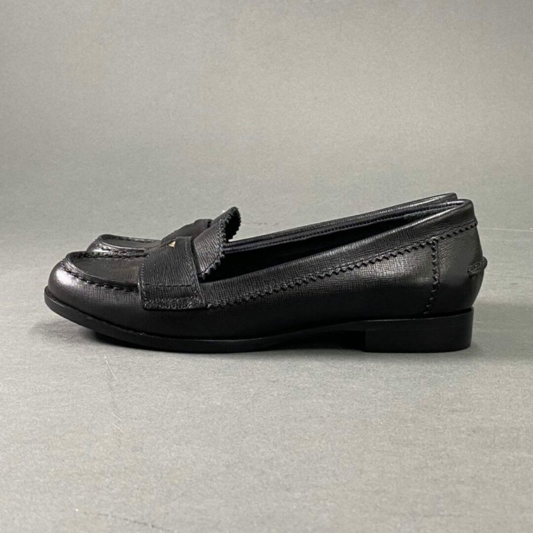 11j14 《極美品》 TORY BURCH トリーバーチ ロゴコイン 11j14 《極美品》 TORY BURCH トリーバーチ ロゴコイン