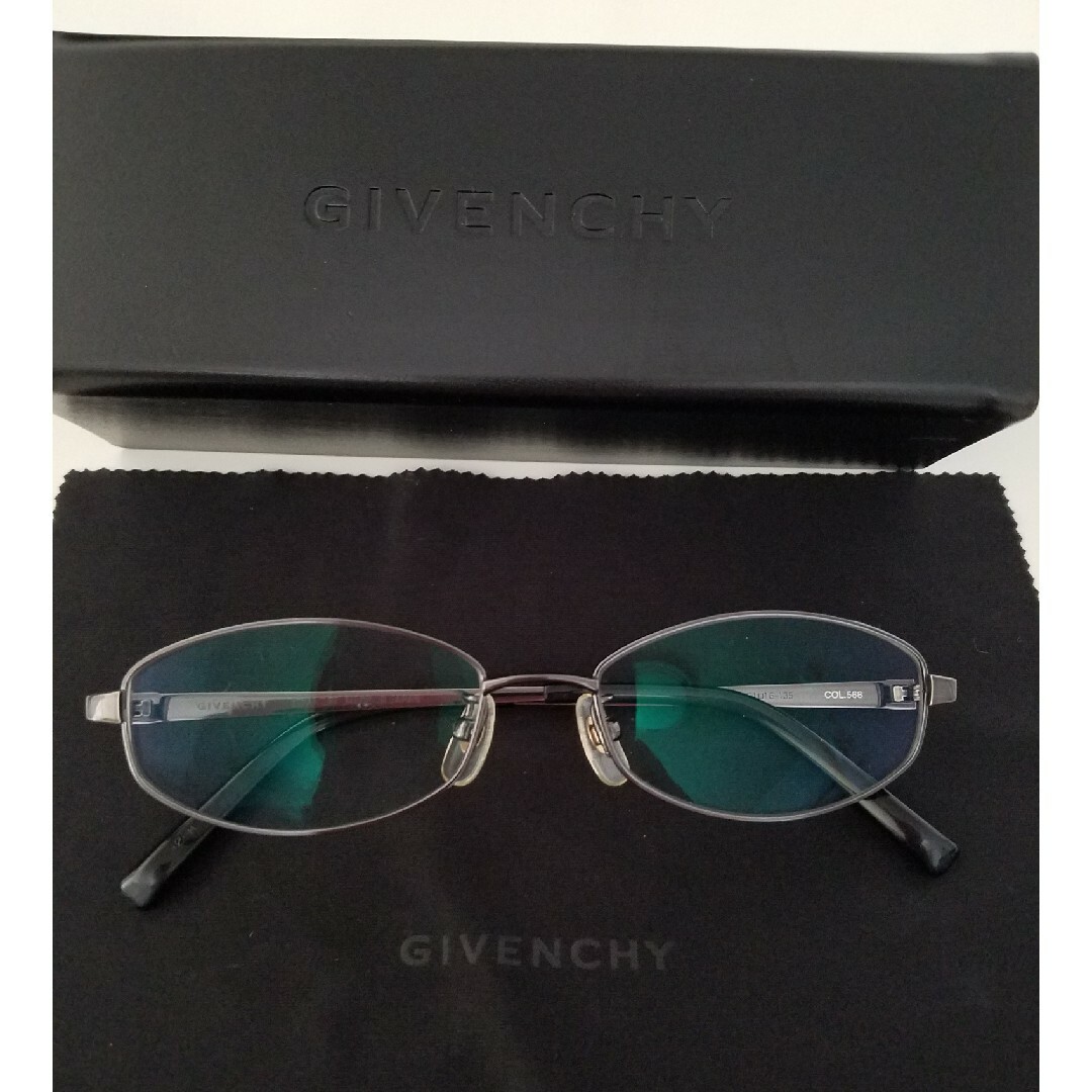 GIVENCHY(ジバンシィ)のGIVENCHY　ｼﾞﾊﾞﾝｼｰ　眼鏡 レディースのファッション小物(サングラス/メガネ)の商品写真