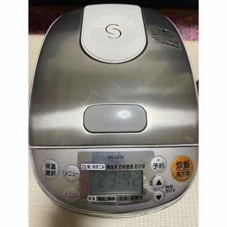 ゾウジルシ(象印)のZOJIRUSHI マイコン炊飯ジャー 極め炊き 3合 NS-LE05(炊飯器)