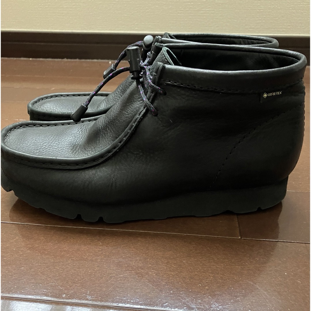 Clarks(クラークス)の26.0cm 美品 クラークス ワラビーブーツ ゴアテックス ブラックレザー メンズの靴/シューズ(ブーツ)の商品写真