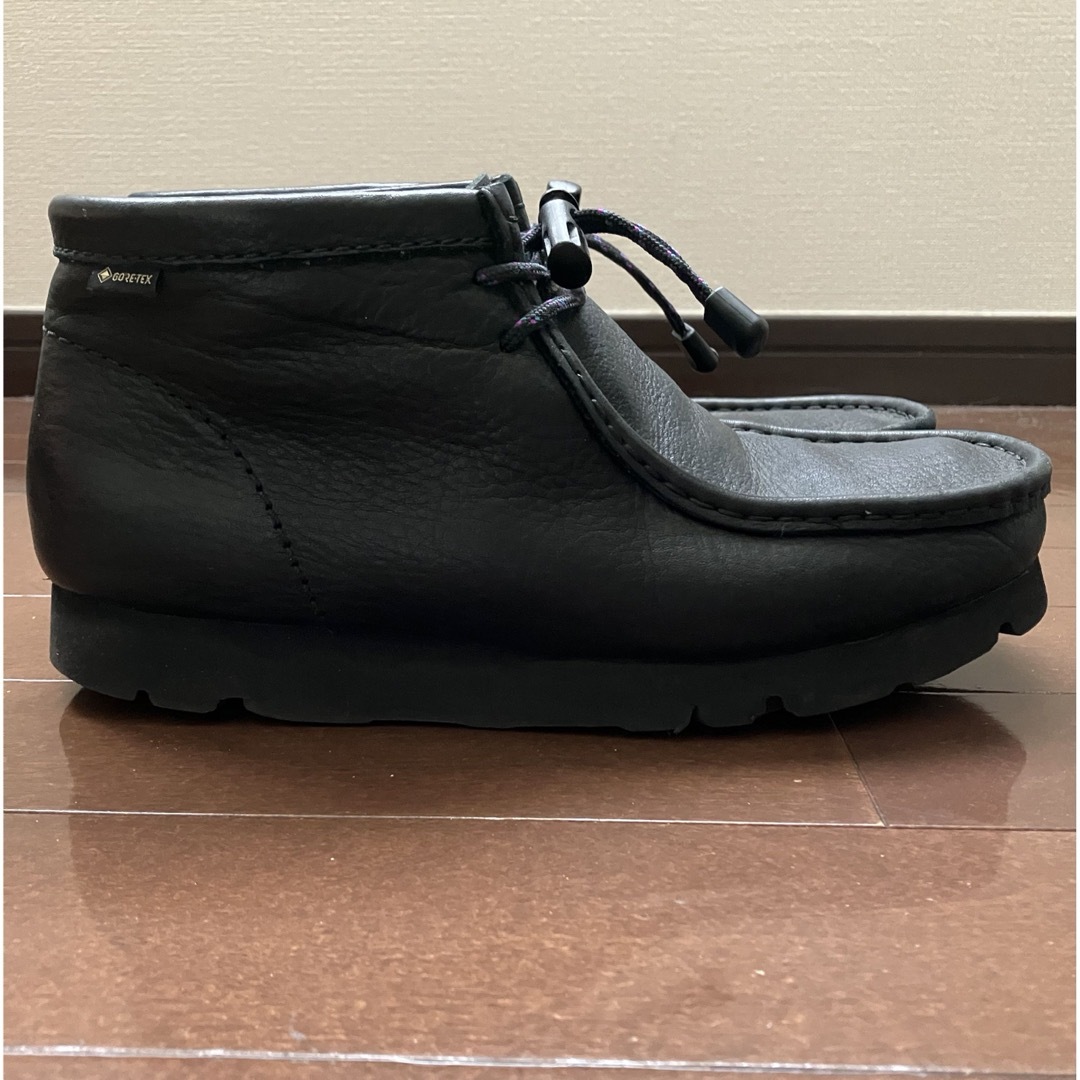 Clarks(クラークス)の26.0cm 美品 クラークス ワラビーブーツ ゴアテックス ブラックレザー メンズの靴/シューズ(ブーツ)の商品写真