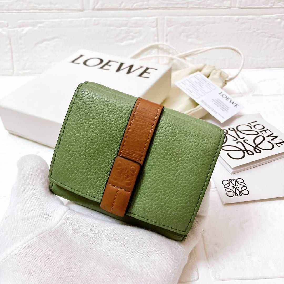 人気の新作 ロエベ LOEWE アナグラム 三つ折り 折り財布 コンパクト