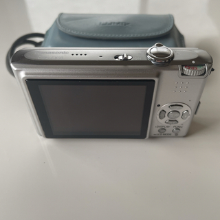 パナソニック(Panasonic)のPanasonic  デジタルカメラ LUMIX DMC-FX33(コンパクトデジタルカメラ)