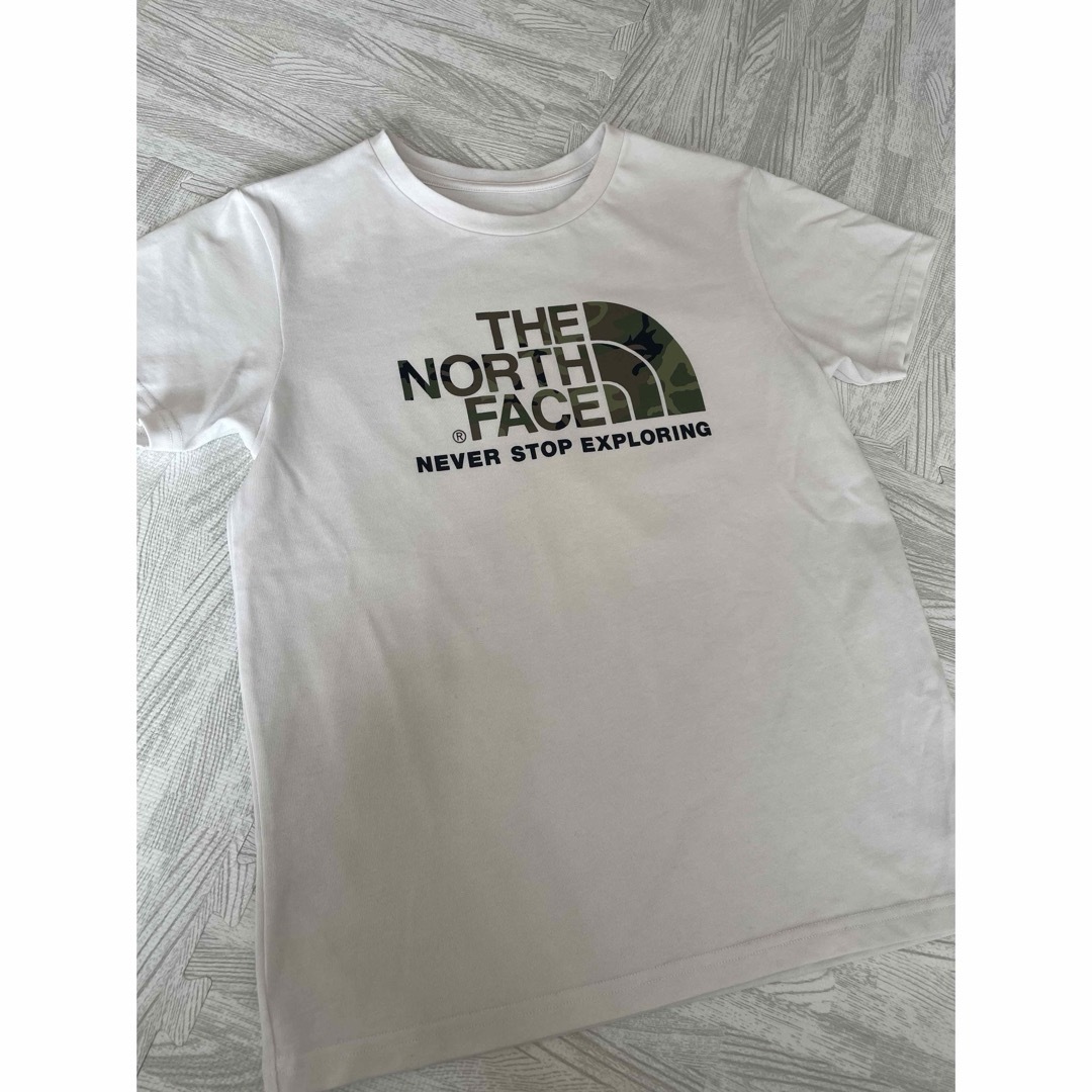 THE NORTH FACE(ザノースフェイス)のノースフェイス【キッズ150】Tシャツ白迷彩 キッズ/ベビー/マタニティのキッズ服男の子用(90cm~)(Tシャツ/カットソー)の商品写真