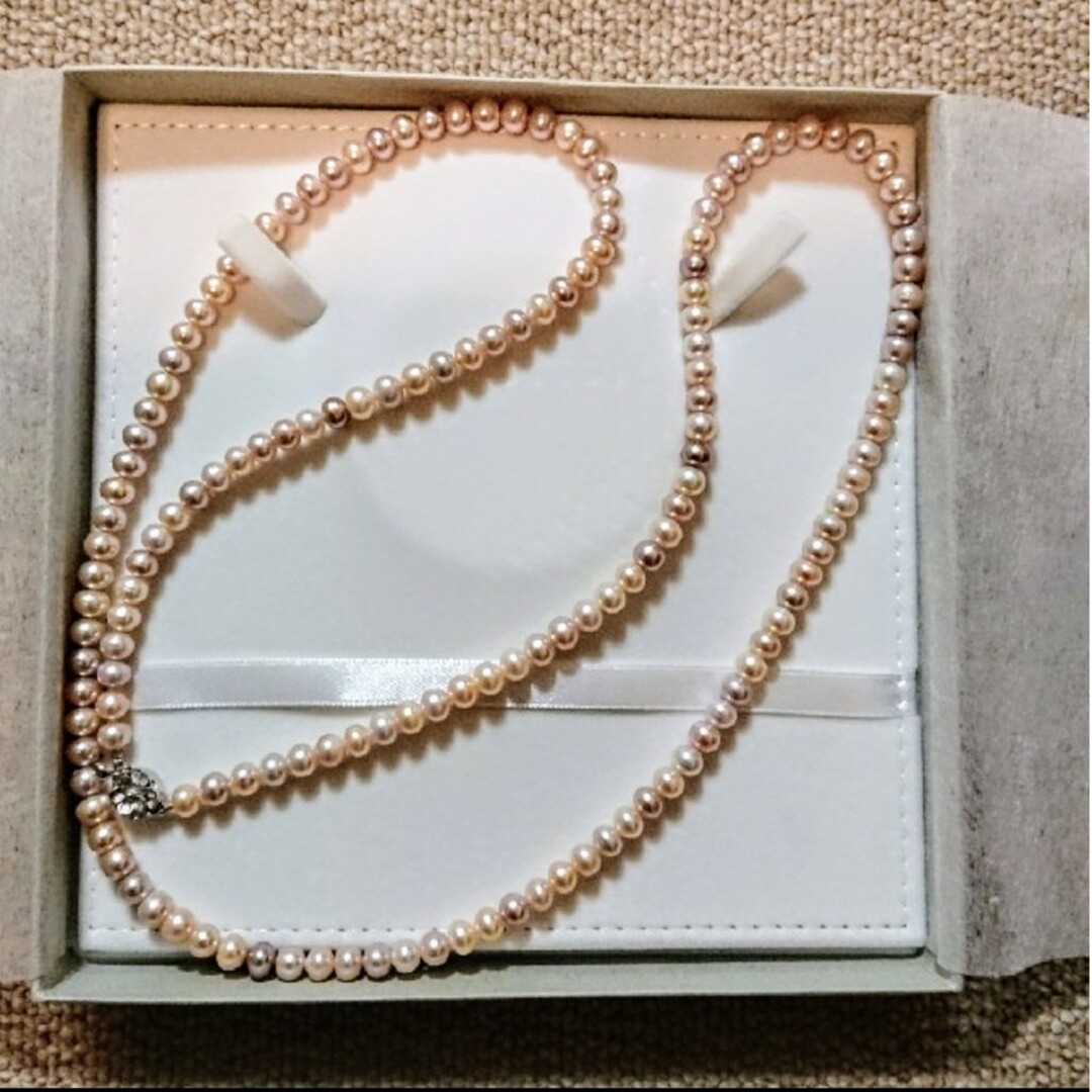 MIKIMOTO(ミキモト)の新品★淡水真珠5.5-6.5mmマルチカラーロングネックレス レディースのアクセサリー(ネックレス)の商品写真