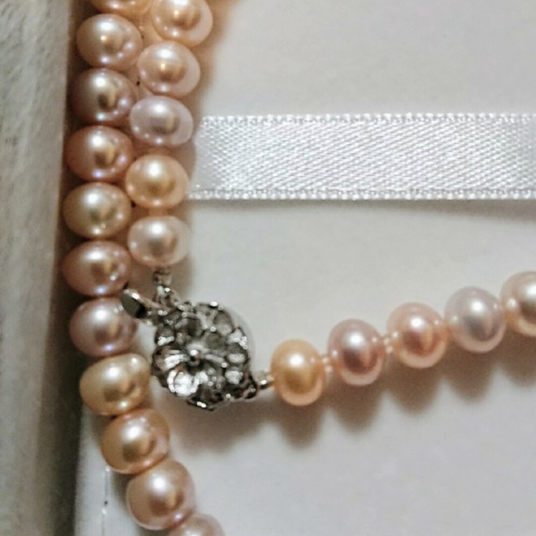 MIKIMOTO(ミキモト)の新品★淡水真珠5.5-6.5mmマルチカラーロングネックレス レディースのアクセサリー(ネックレス)の商品写真