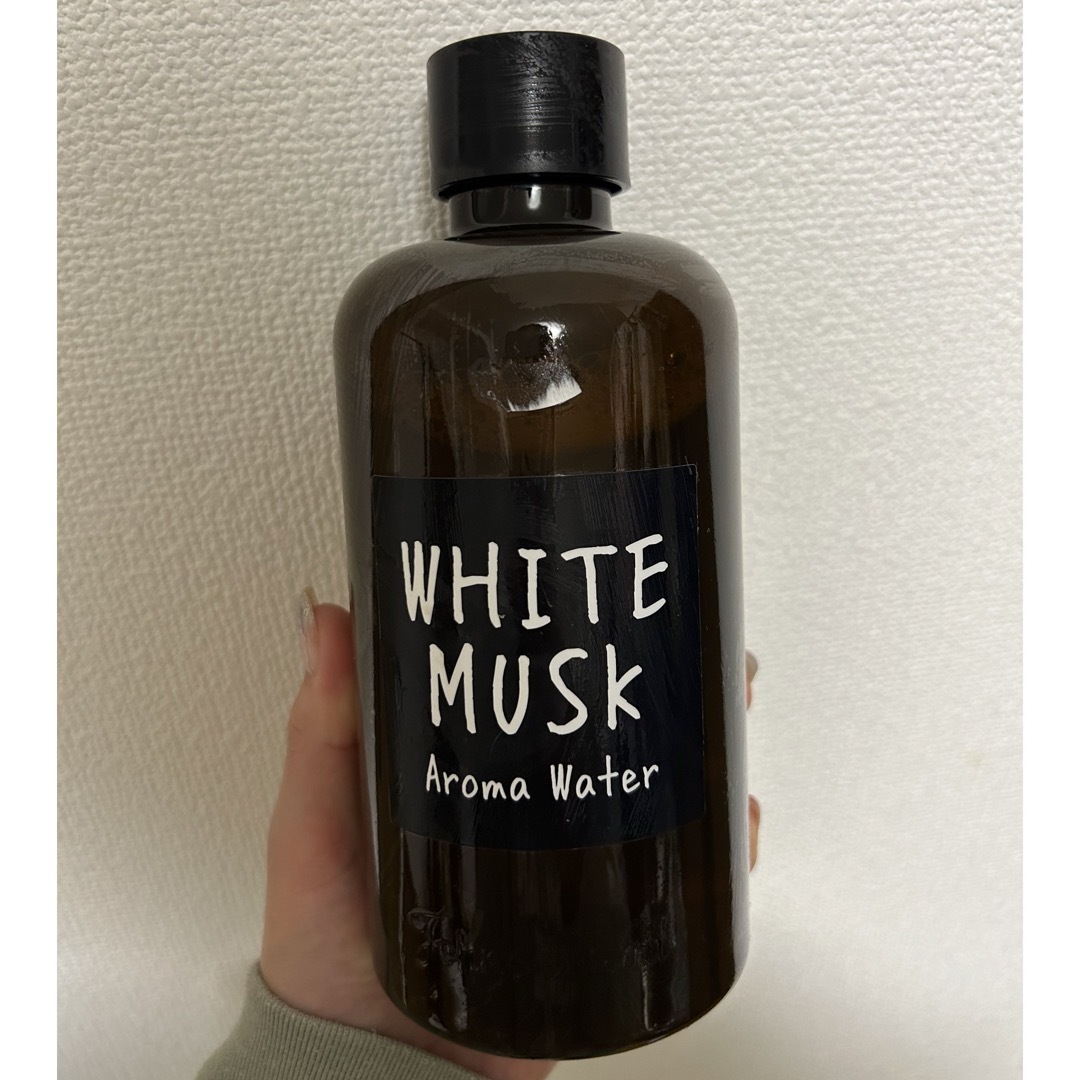 WHITE MUSK Aroma Water 加湿器　アロマ スマホ/家電/カメラの生活家電(加湿器/除湿機)の商品写真