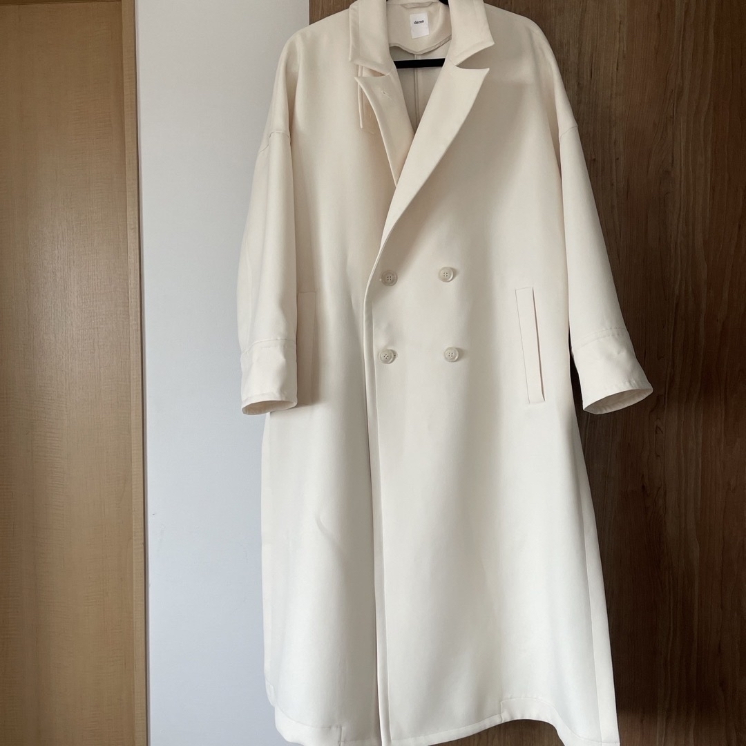 deres feather spring coat