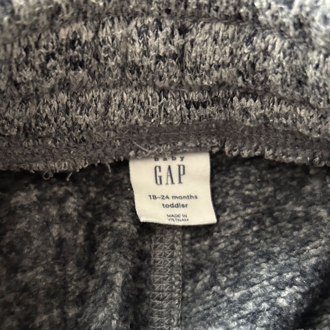 babyGAP(ベビーギャップ)のbabyGAP 90cm パンツ　2枚組 キッズ/ベビー/マタニティのキッズ服男の子用(90cm~)(パンツ/スパッツ)の商品写真