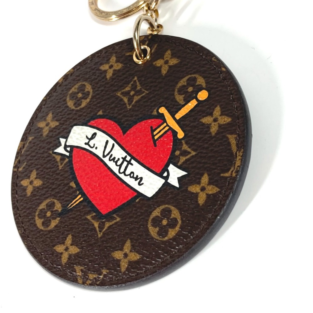 LOUIS VUITTON(ルイヴィトン)のルイヴィトン LOUIS VUITTON ポルト クレ LVストーリーズ M63761  モノグラム ラウンド ハート バッグチャーム キーホルダー モノグラムキャンバス ブラウン レディースのファッション小物(キーホルダー)の商品写真