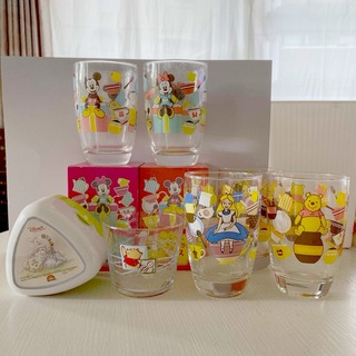 ディズニー(Disney)のDisney ディズニー  ♡ グラス 8コ と おにぎりケース(グラス/カップ)