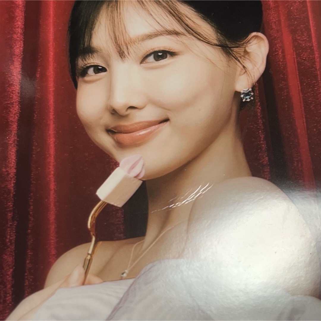 TWICE(トゥワイス)の【 新品 】TWICE ナヨン グッズ エンタメ/ホビーのタレントグッズ(アイドルグッズ)の商品写真