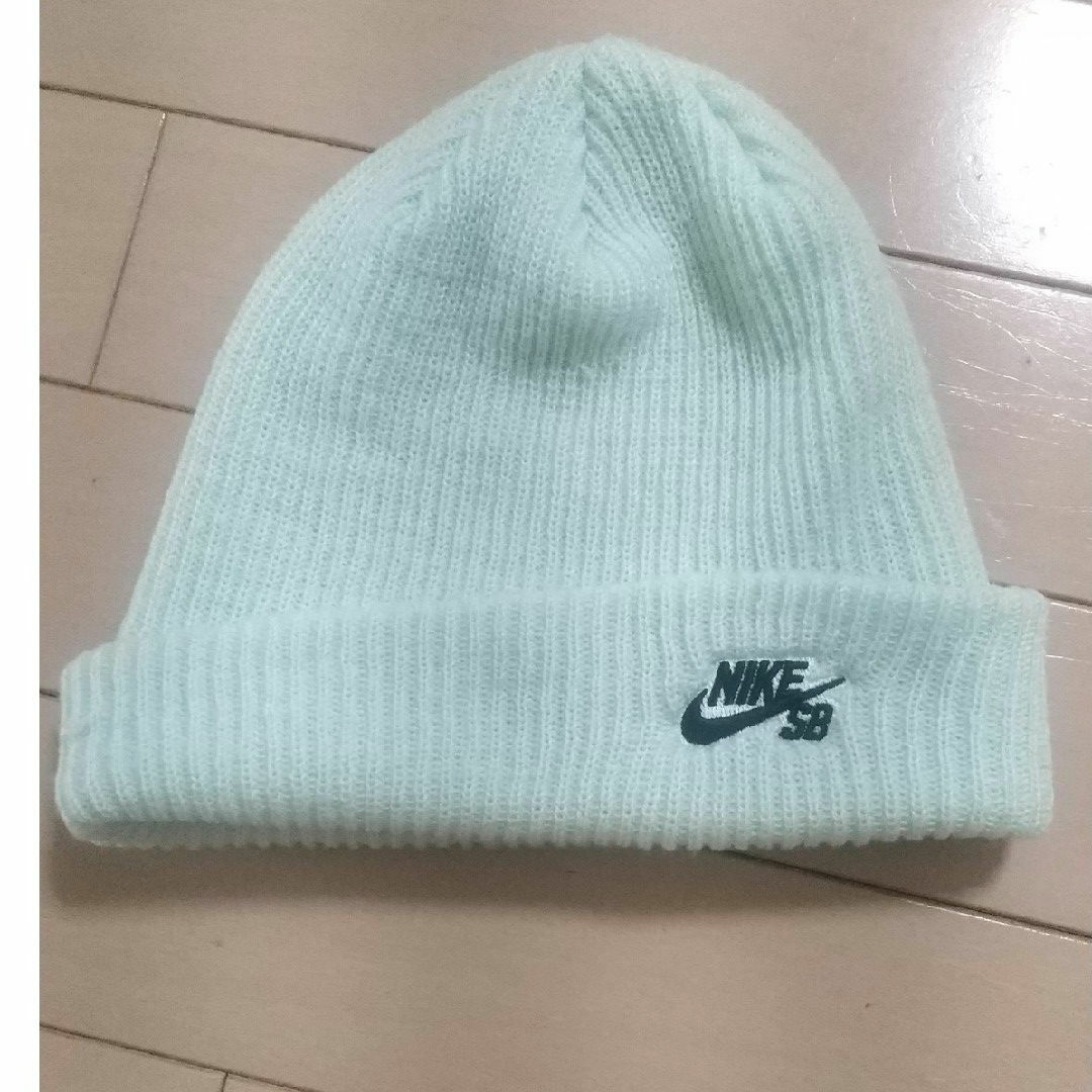 NIKE(ナイキ)のナイキ sb ニットキャップ ライムグリーン メンズの帽子(ニット帽/ビーニー)の商品写真