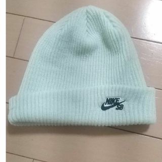 ナイキ(NIKE)のナイキ sb ニットキャップ ライムグリーン(ニット帽/ビーニー)