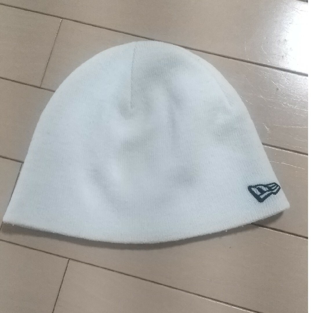 NEW ERA(ニューエラー)のニューエラ ニットキャップ ホワイト メンズの帽子(ニット帽/ビーニー)の商品写真