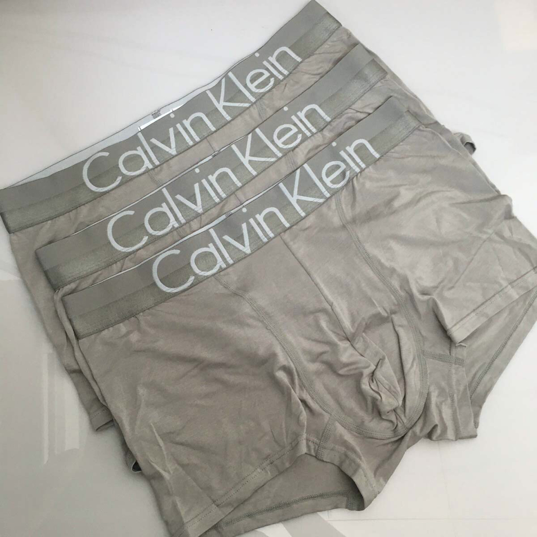 ck Calvin Klein(シーケーカルバンクライン)のカルバンクライン メンズ　ボクサーパンツ　ライトグレー　L メンズのアンダーウェア(ボクサーパンツ)の商品写真