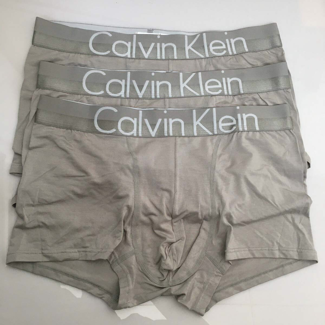 ck Calvin Klein(シーケーカルバンクライン)のカルバンクライン メンズ　ボクサーパンツ　ライトグレー　L メンズのアンダーウェア(ボクサーパンツ)の商品写真