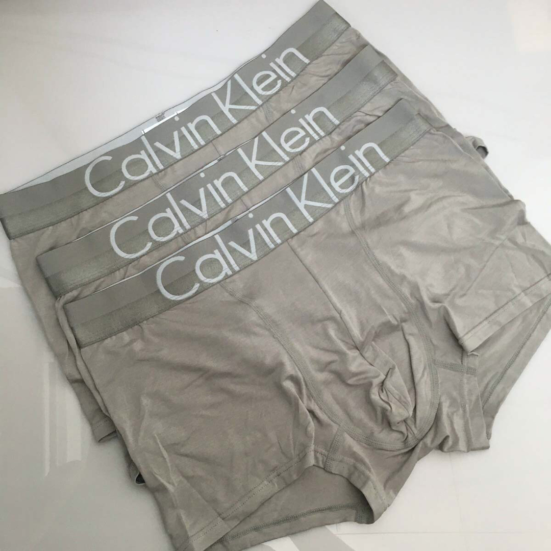 ck Calvin Klein(シーケーカルバンクライン)のカルバンクライン メンズ　ボクサーパンツ　ライトグレー　XL メンズのアンダーウェア(ボクサーパンツ)の商品写真