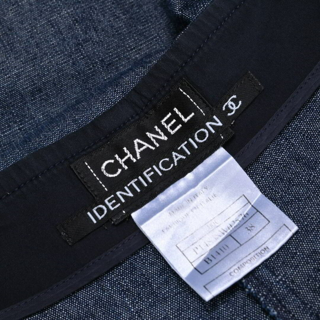 CHANEL(シャネル)のCHANEL IDENTIFICTION 00C デニム ハーフパンツ レディースのパンツ(ハーフパンツ)の商品写真