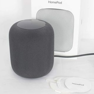 アップル(Apple)の【美品】Apple HomePod MQHW2J/A スペースグレイ スマートスピーカー ホームポッド アップル 本体(スピーカー)