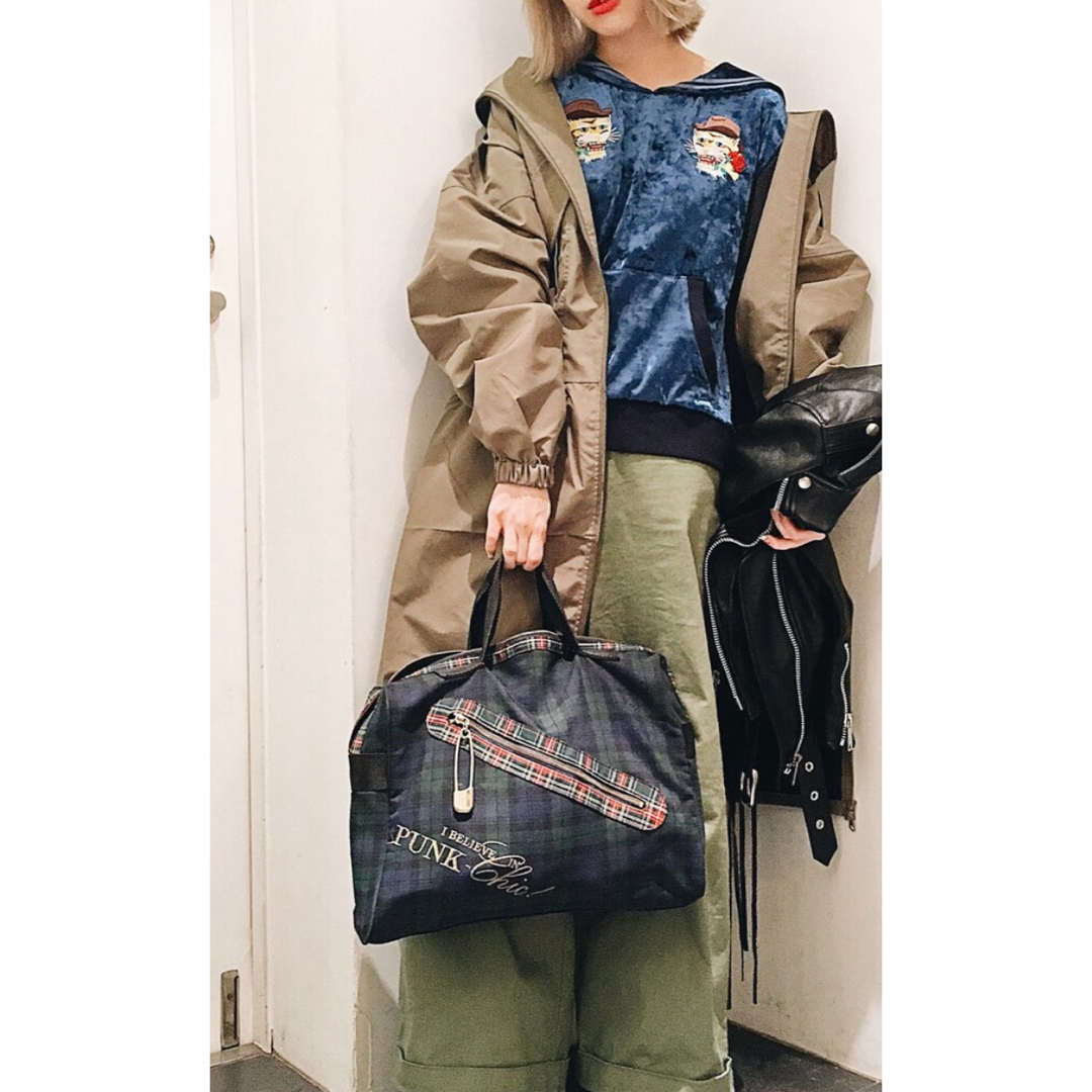 STUSSY(ステューシー)のSTUSSYwomanナイロンアウターワンピース レディースのジャケット/アウター(ナイロンジャケット)の商品写真