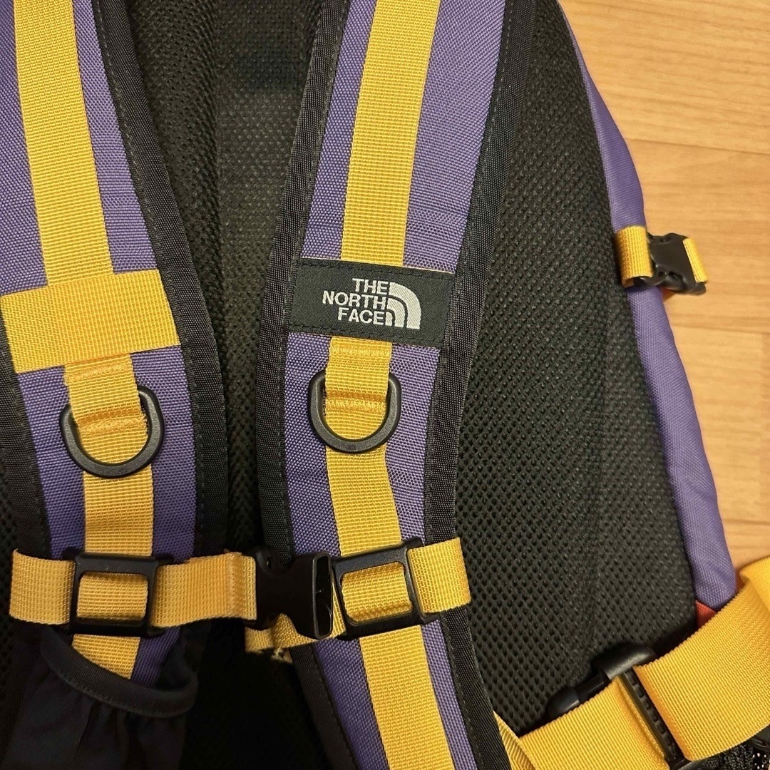 THE NORTH FACE(ザノースフェイス)の完売品⭐︎THE NORTH FACE HOT SHOT  特別色 メンズのバッグ(バッグパック/リュック)の商品写真