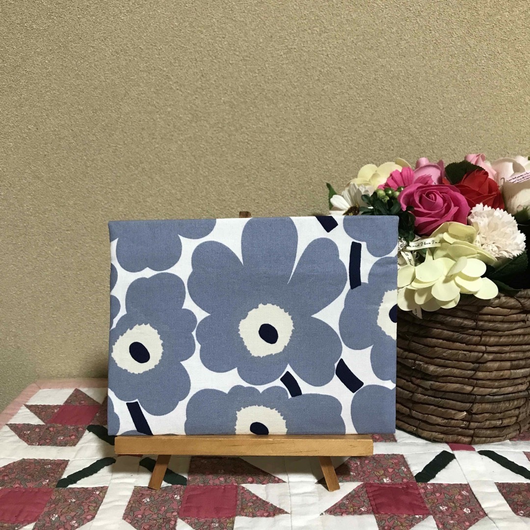 marimekko(マリメッコ)のマリメッコ    生地　ハンドメイド　2024春　ミニウニッコ　ぺったんこポーチ ハンドメイドのファッション小物(ポーチ)の商品写真