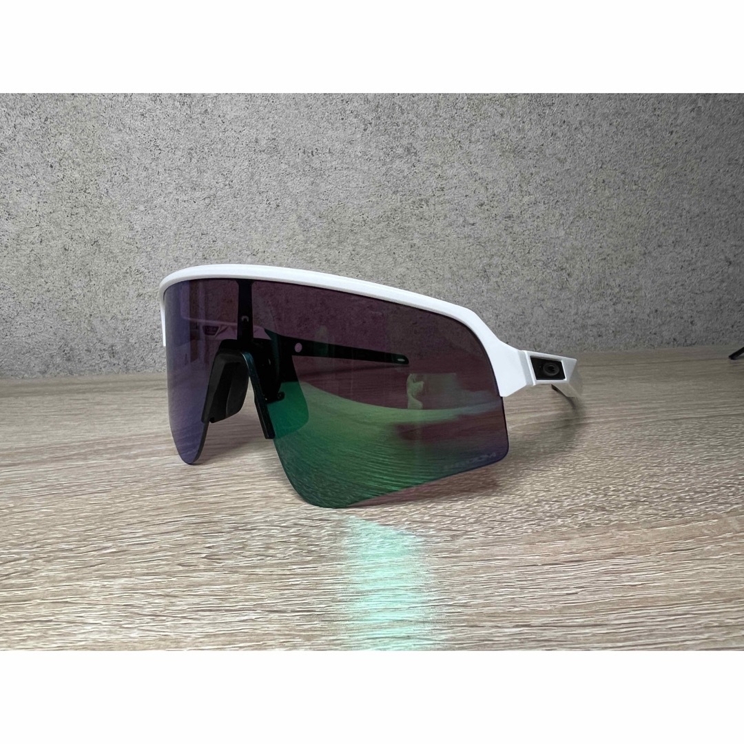 Oakley(オークリー)のOakley Sutro Lite Sweep Prizm サングラス 白 メンズのファッション小物(サングラス/メガネ)の商品写真