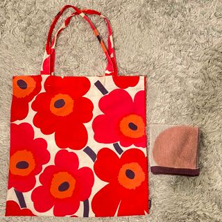 マリメッコ(marimekko)のmarimekko ウニッコ トートバッグ ハンドタオル(トートバッグ)