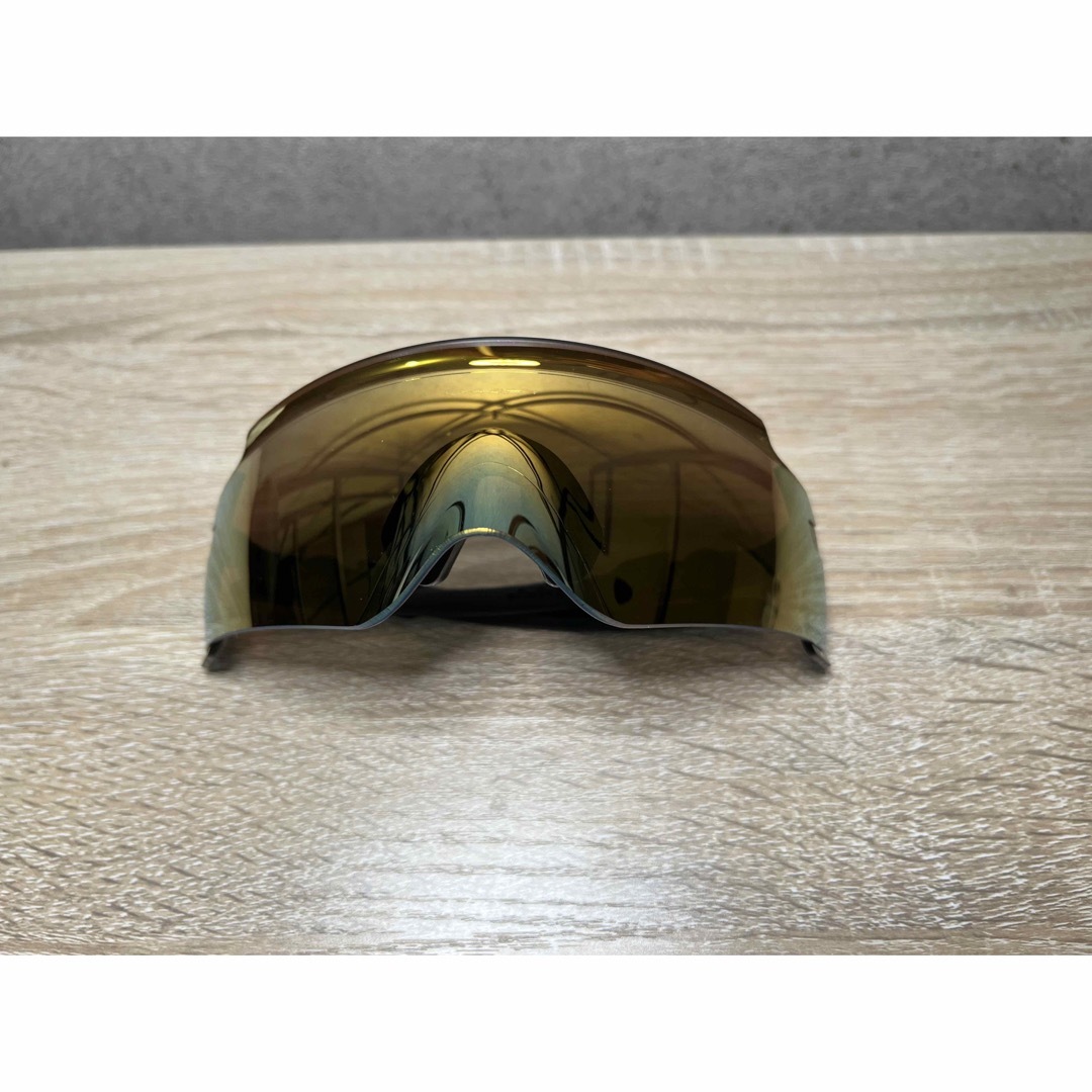 Oakley(オークリー)のOakley Kato 24K Gold レンズ サングラス 黒フレーム メンズのファッション小物(サングラス/メガネ)の商品写真