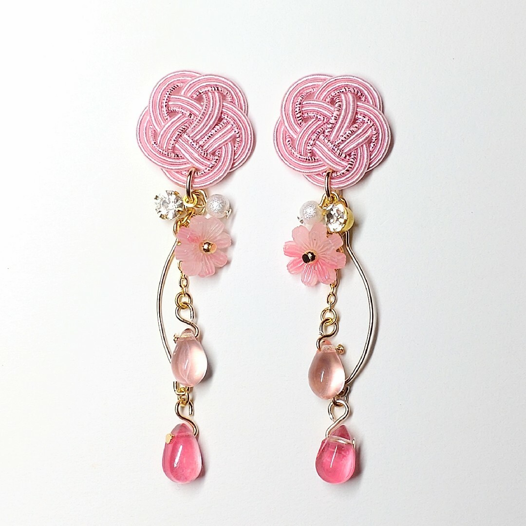 ꫛꫀꪝ   ✾No.89✾  桜とドロップビーズのピアス ハンドメイドのアクセサリー(ピアス)の商品写真