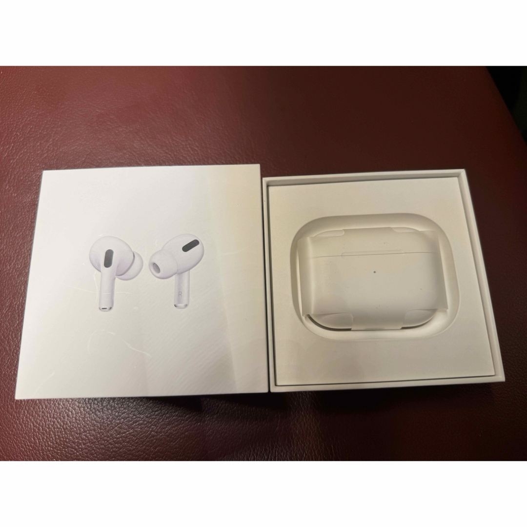 Apple(アップル)のAirPods pro スマホ/家電/カメラのオーディオ機器(ヘッドフォン/イヤフォン)の商品写真